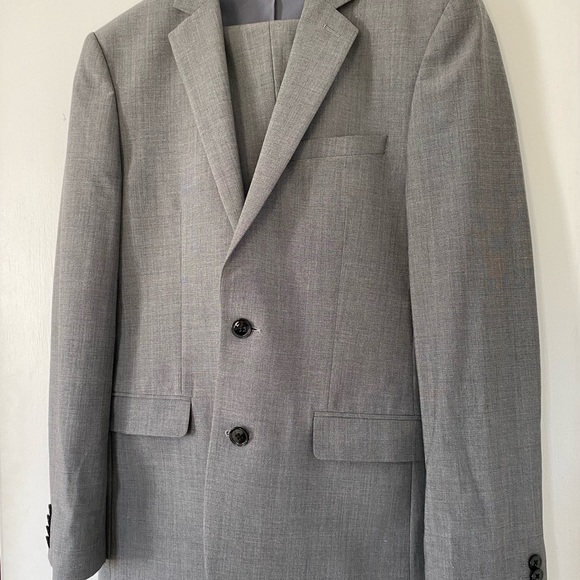 Grey Suit - Picture 6 of 7